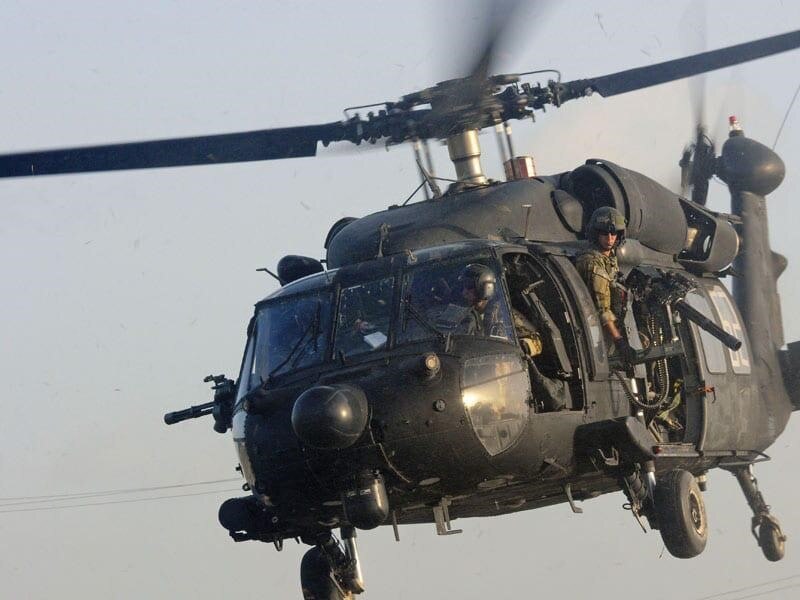 Helicóptero Black Hawk en vuelo