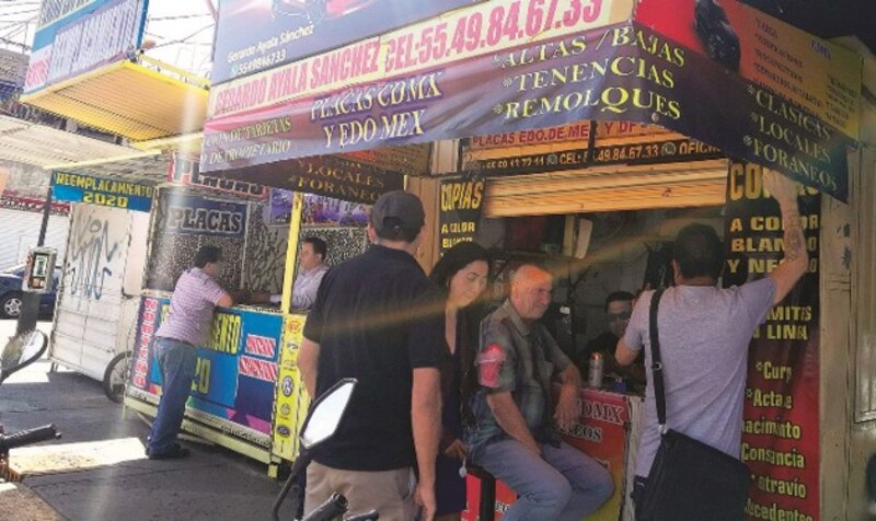 Title: Trámites vehiculares en la Ciudad de México