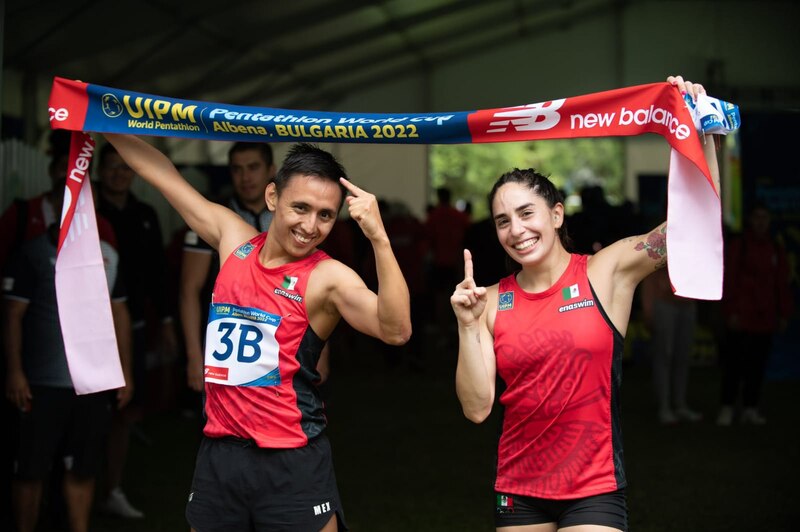 Los atletas mexicanos Alegría Martínez y Duilio Carrillo ganan el oro en el Campeonato Mundial de Pentatlón Moderno 2022