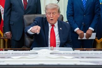 Trump promete responder con contundencia los ataques iraníes: “Es nuestro turno”