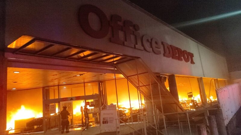 Incendio en Office Depot