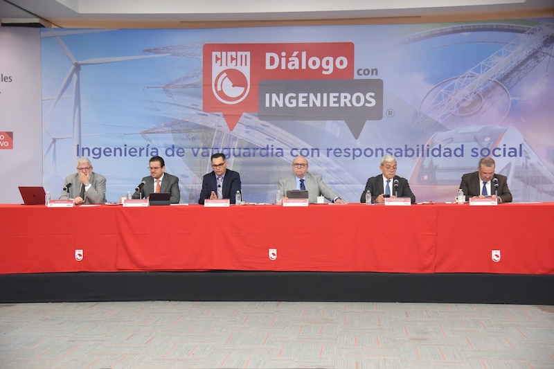 Durante un encuentro con ingenieros civiles de México, la SICT señaló que en este sexenio se proyecta invertir 87 mmdp para dejar 60% de las carreteras federales en buen estado