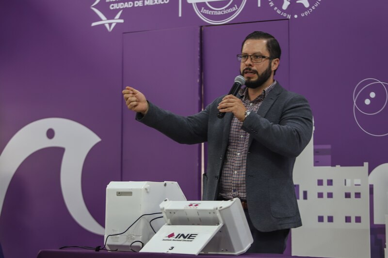 INE entrega constancia de mayoría a Mario Delgado