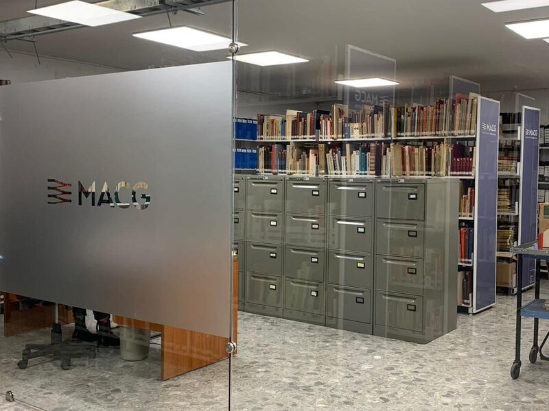 Una mirada al interior de la biblioteca del Museo de Arte Contemporáneo de Barcelona