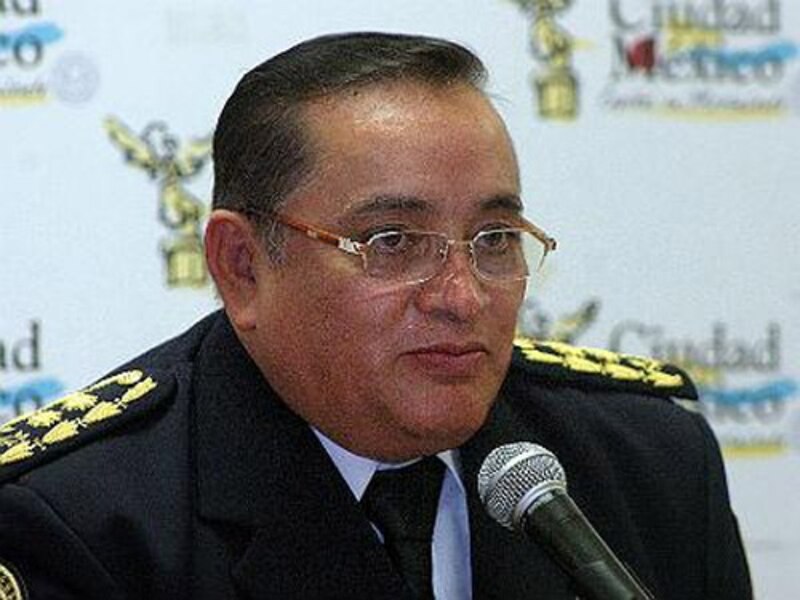 El jefe de la policía de la Ciudad de México, Omar García Harfuch, habla en una conferencia de prensa.