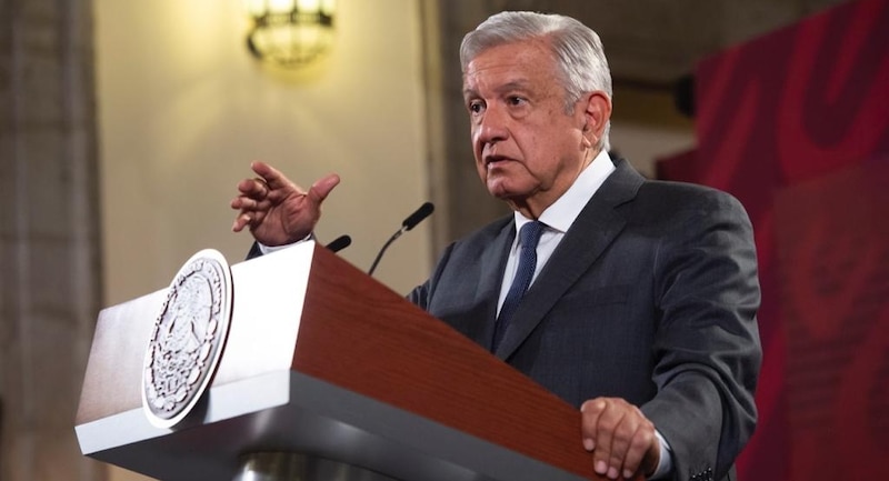 El presidente Andrés Manuel López Obrador da un discurso en el Palacio Nacional.