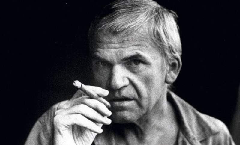 Retrato de un hombre fumando un cigarro
