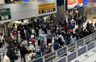Estiman 4,400 vuelos cancelados al día en 40 aeropuertos de 24 estados de EU