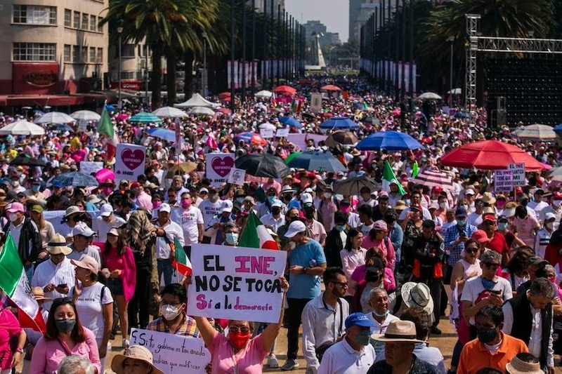 Marcha en defensa del INE