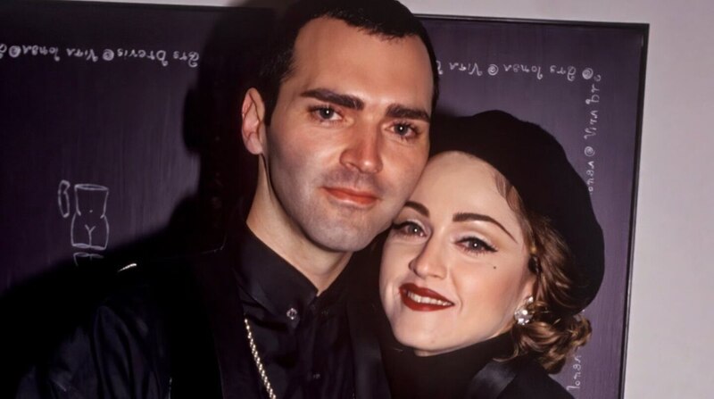 Madonna y Jean-Michel Basquiat en la inauguración de su exposición en la galería Tony Shafrazi, 1984.