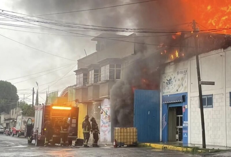 Incendio en una fábrica de motocicletas