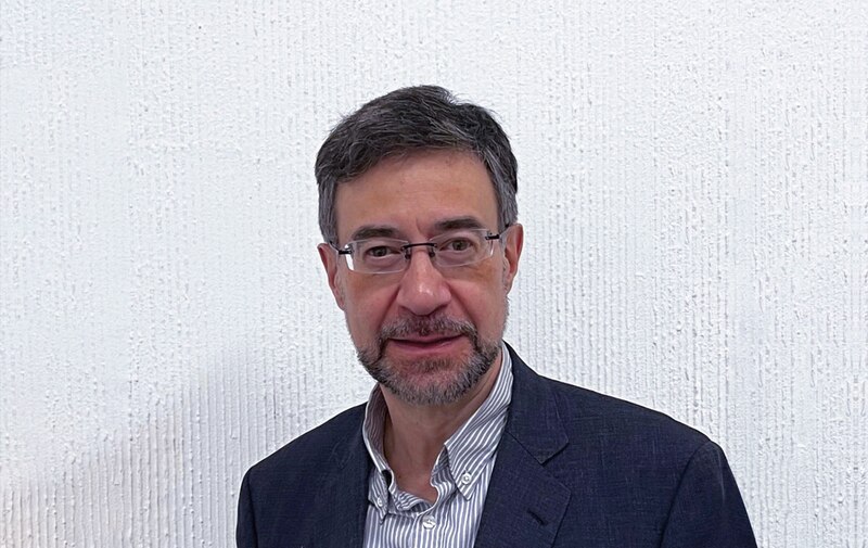 El profesor de la Universidad de Granada, Javier García Oliva, es el nuevo director del Centro de Genómica e Investigación Oncológica (Genyo)