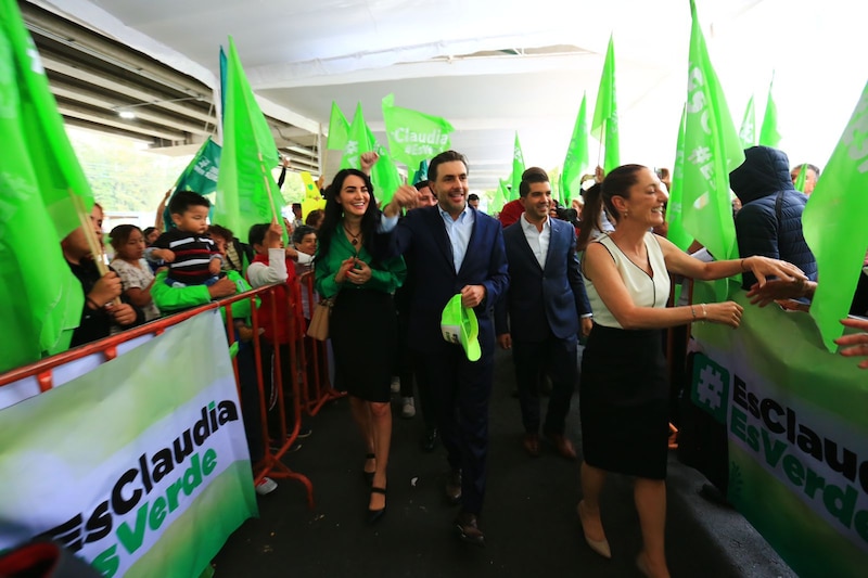 Claudia Sheinbaum, candidata de Morena a la jefatura de gobierno de la Ciudad de México, durante un mitin de campaña