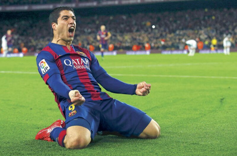 Luis Suárez celebra un gol con el Barcelona