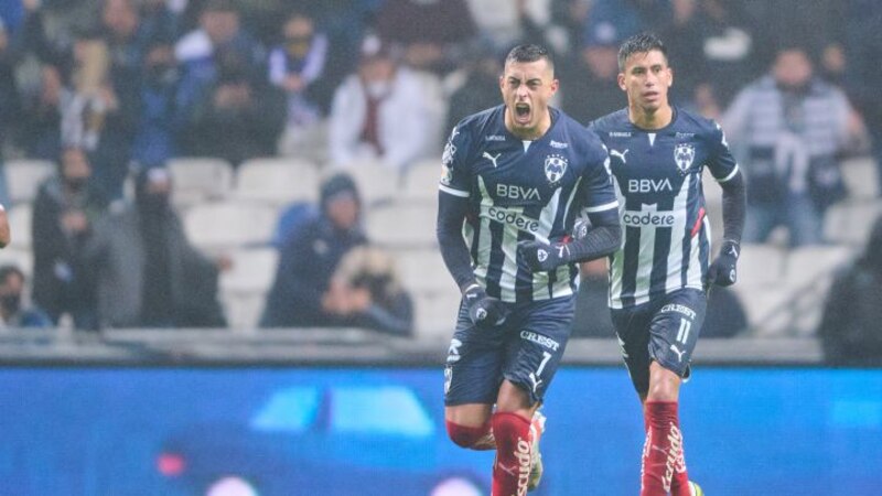 Jugadores de fútbol celebrando un gol