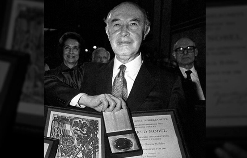 Octavio Paz, poeta y ensayista mexicano, Premio Nobel de Literatura 1990.