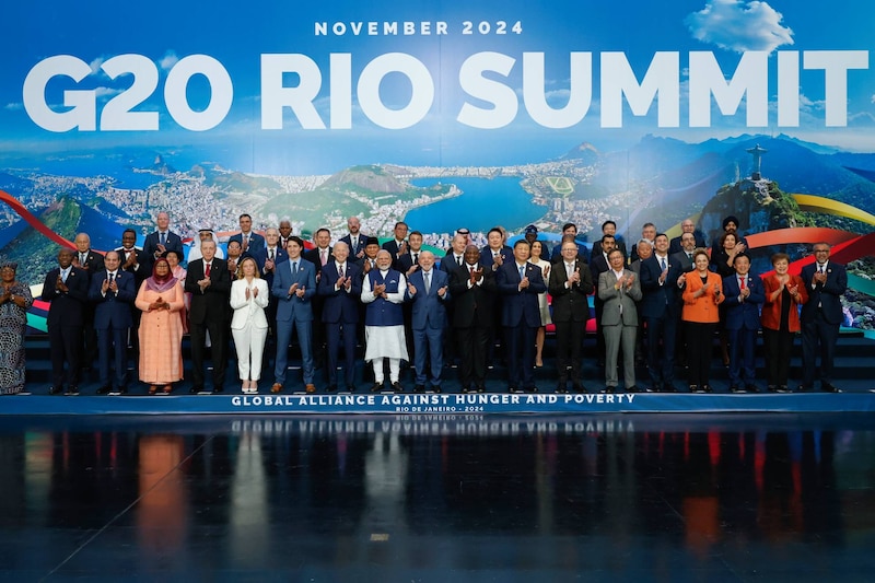 Los jefes de Estado participantes en la Cumbre del G20 posan para la foto oficial este martes, en el segundo día del encuentro en Río de Janeiro