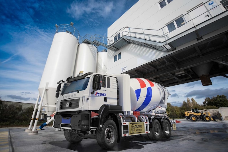 Camiones de Cemex