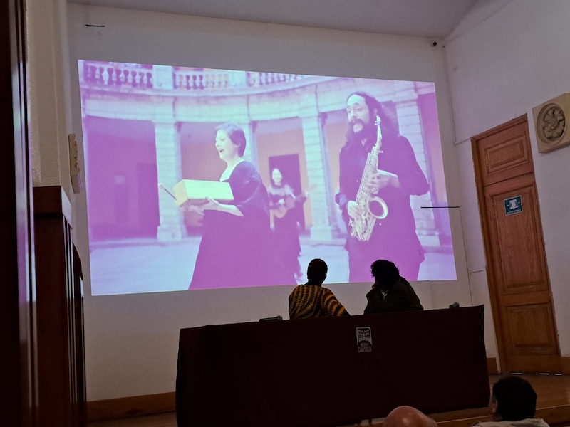 Proyección de la película "El espíritu de la colmena" en el Paraninfo de la Universidad de Salamanca