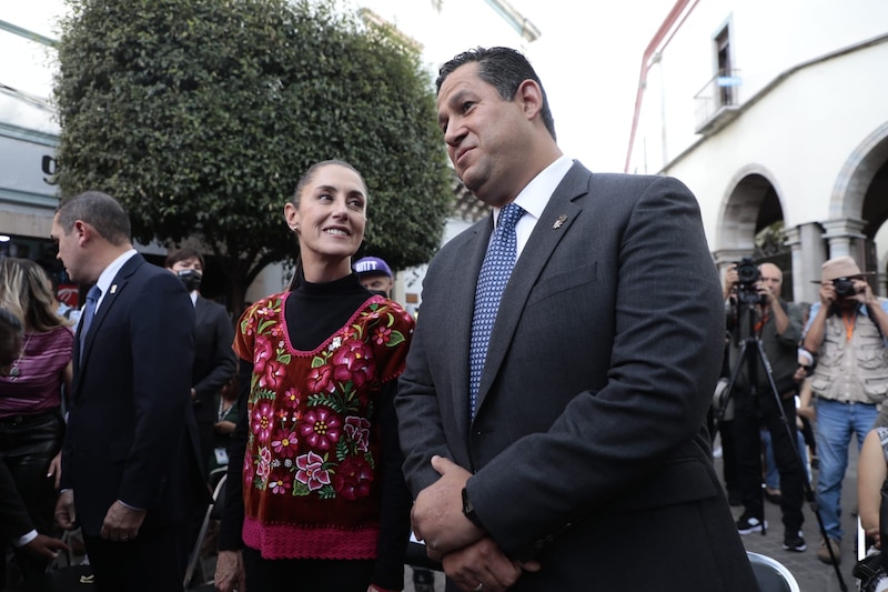 El presidente López Obrador y la jefa de gobierno de la Ciudad de México, Claudia Sheinbaum, durante una conferencia de prensa.