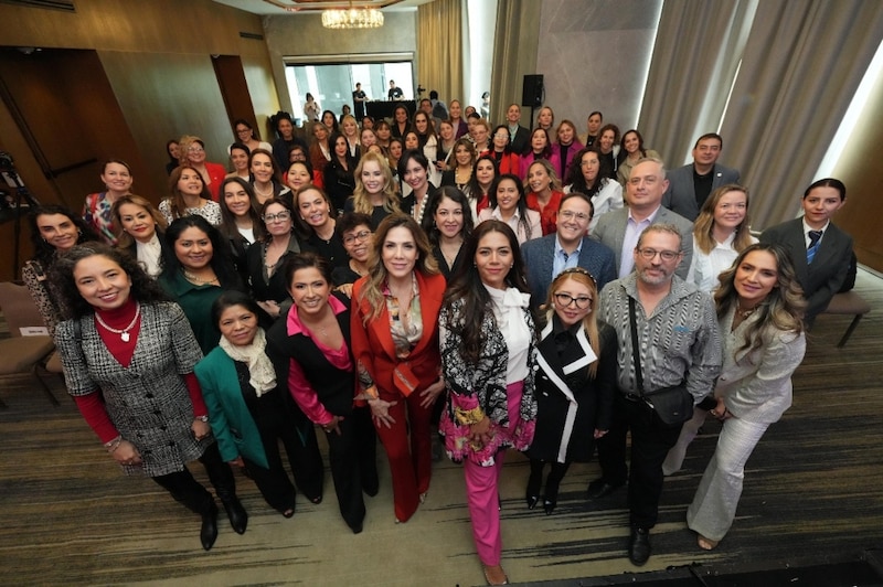La firma contó con la presencia de representantes de cámaras empresariales como CANACO, CANIRAC, COPARMEX, así como autoridades del ámbito económico, financiero y de emprendimiento