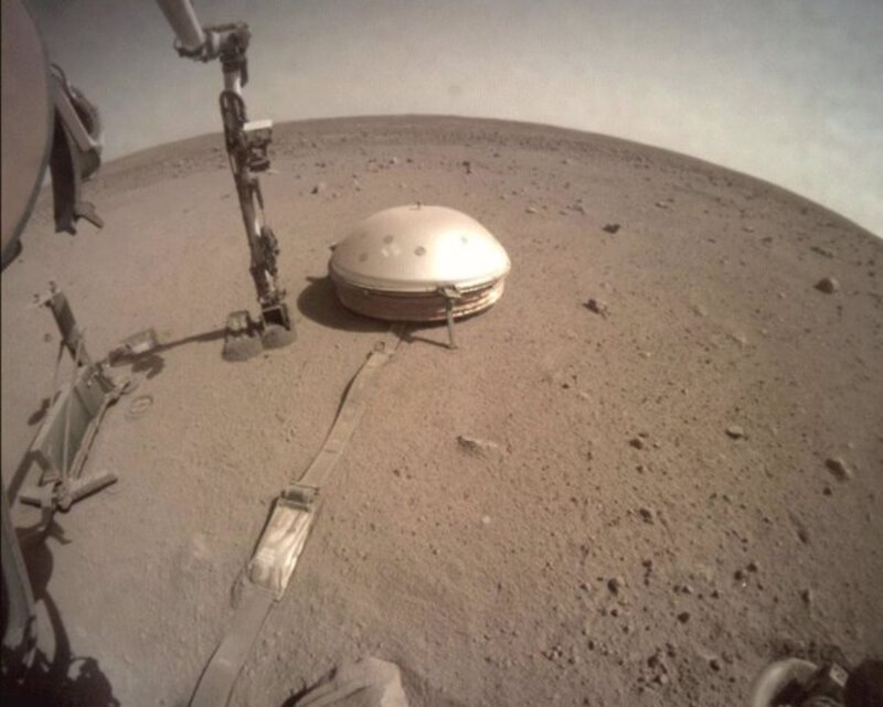 Curiosity descubre un extraño objeto en Marte