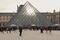 ADN delata a dos ladrones de las joyas del Louvre, una semana después del robo