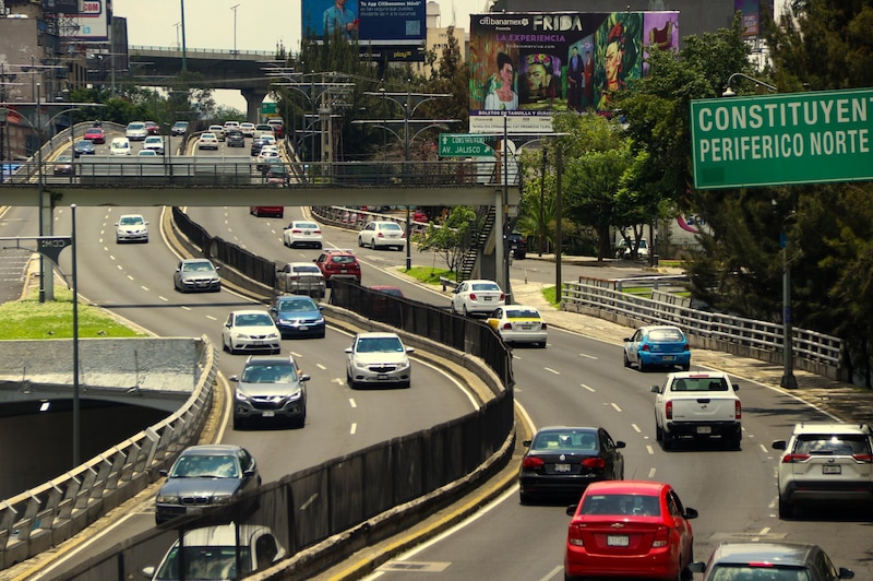 Avenida Revolución en Tacubaya al poniente de la capital.