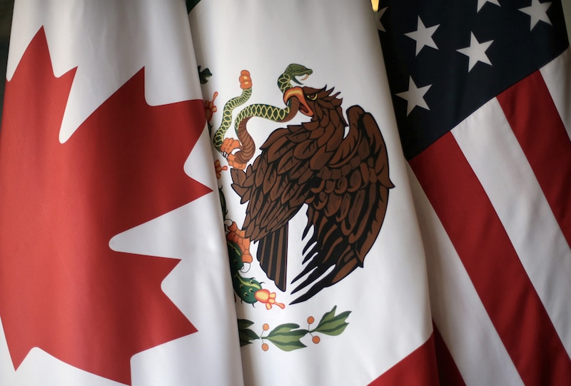 Las banderas de México, Estados Unidos y Canadá