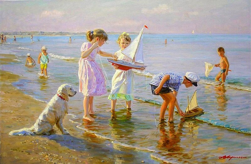 Niños jugando en la playa