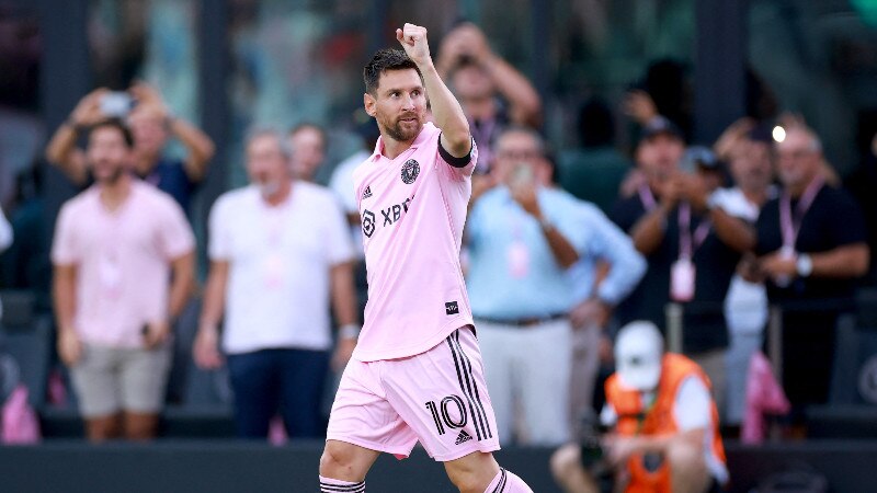 Lionel Messi celebra su gol con el Inter de Miami