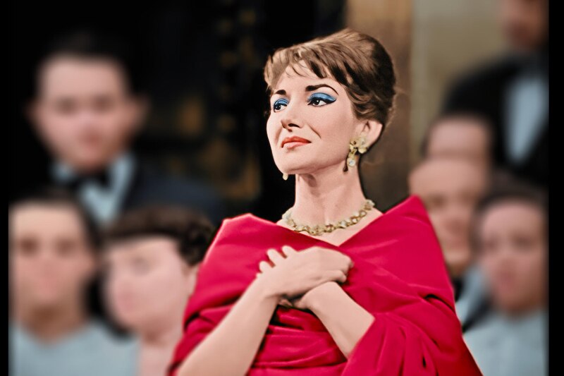 La soprano María Callas actúa en una ópera.