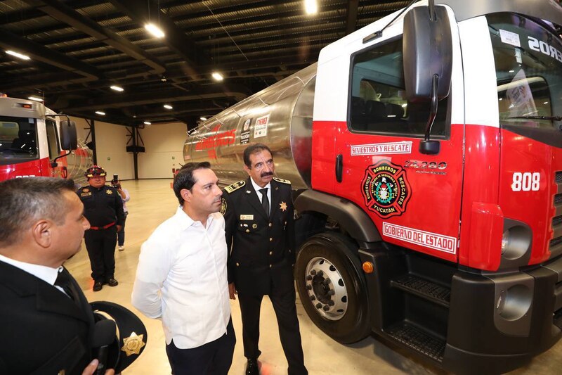 Entrega de camiones de bomberos a la Secretaría de Seguridad Pública (SSP)
