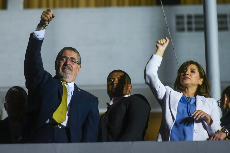 Candidatos celebran victoria en las elecciones presidenciales