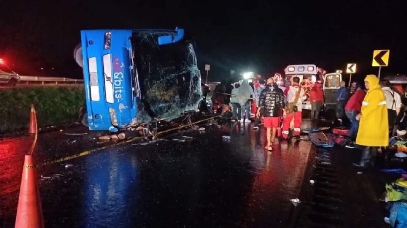 Accidente de autobús en la carretera