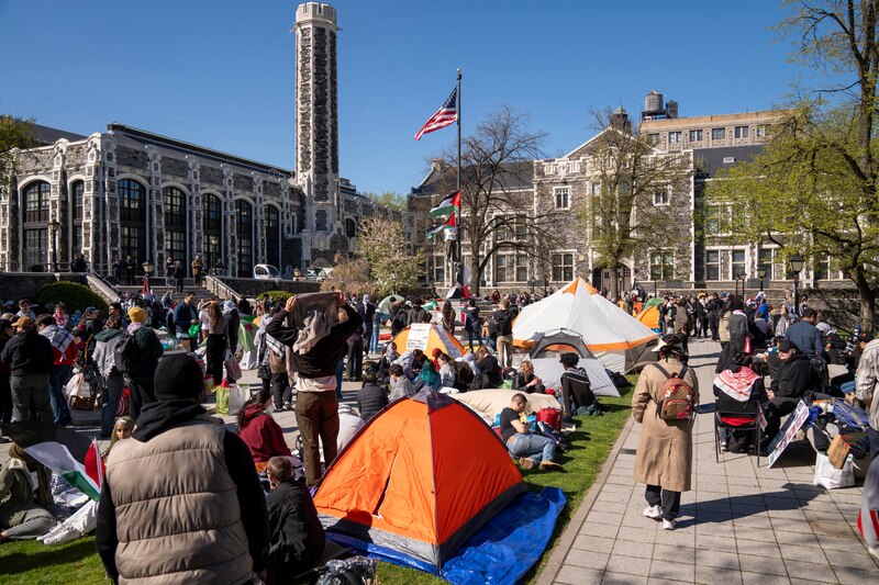 Estudiantes de la Universidad de Columbia protestan por la política de la universidad hacia Palestina