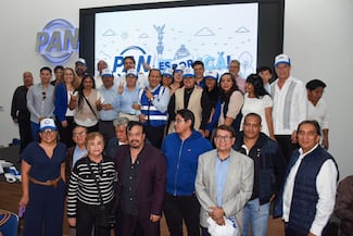 Más de 200 liderazgos de Morena se unen al PAN CDMX
