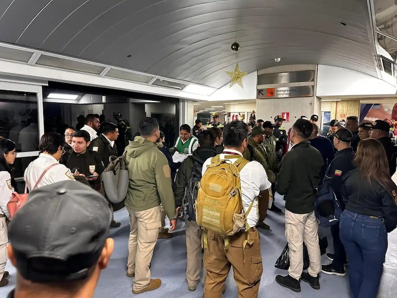 Multitud de personas en una estación de metro