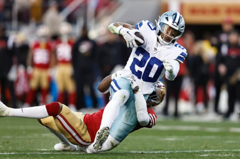 Ezekiel Elliott es detenido por la defensa de los 49ers