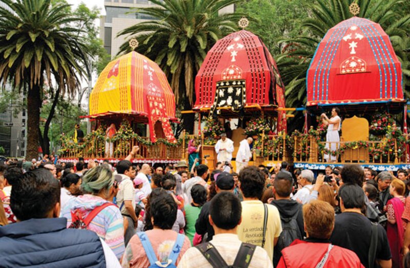Multitudes se reúnen para celebrar el festival hindú de Diwali en la Ciudad de México