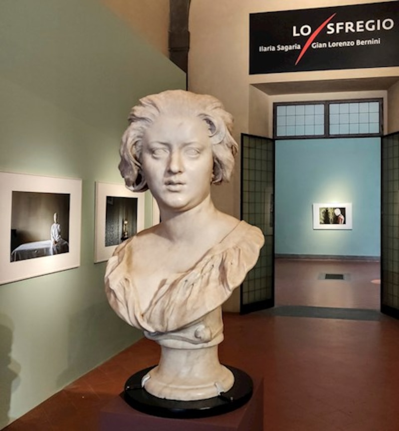 Busto de mujer joven