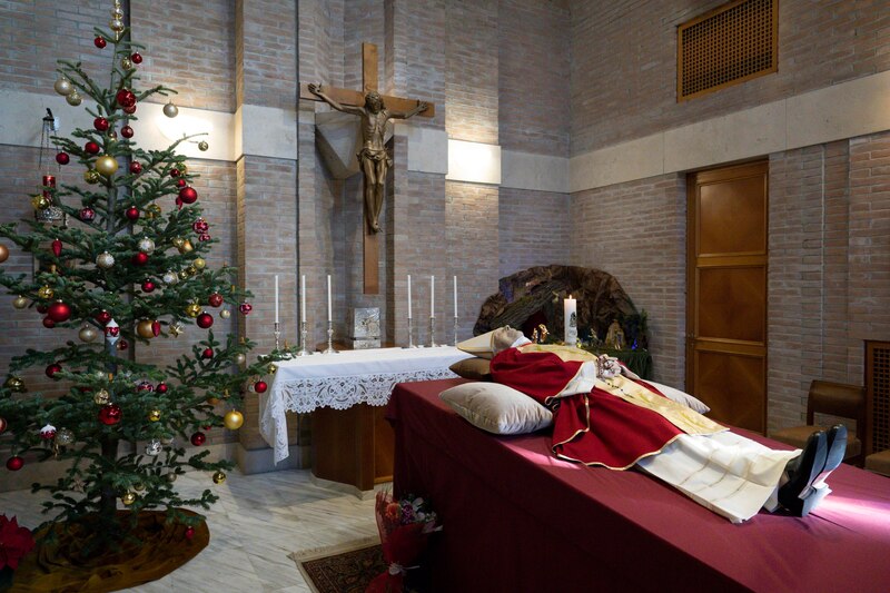 El cuerpo de San Francisco Javier en la capilla de la Universidad de Deusto