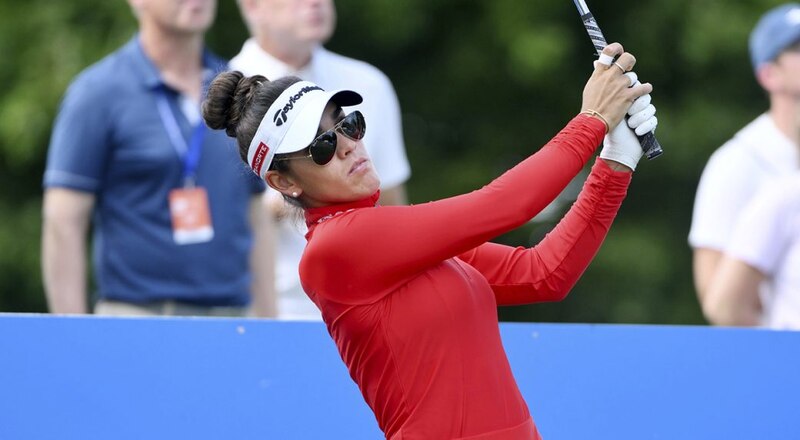 La golfista profesional española Carlota Ciganda en acción durante un torneo.