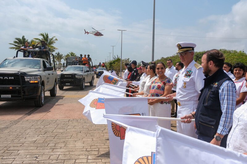 Desfile cívico-militar en Cozumel