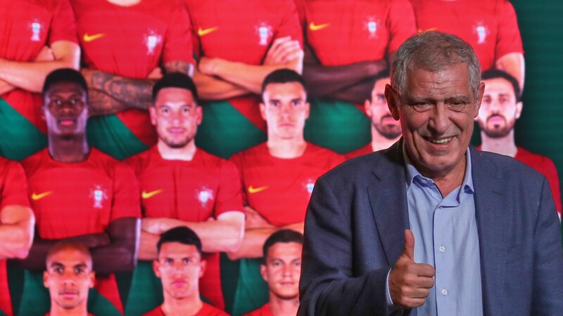 El entrenador de la selección portuguesa de fútbol, Fernando Santos, durante una rueda de prensa.