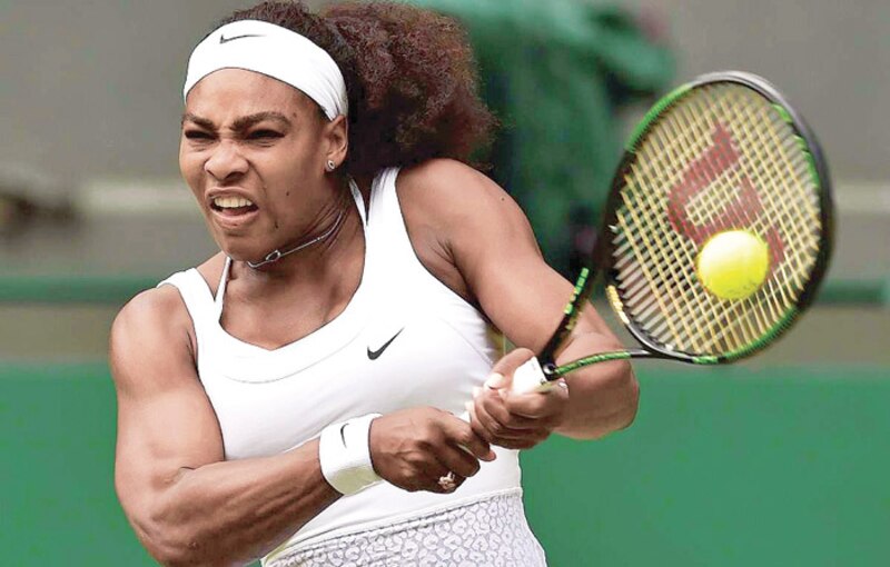 Serena Williams en acción durante un partido de tenis