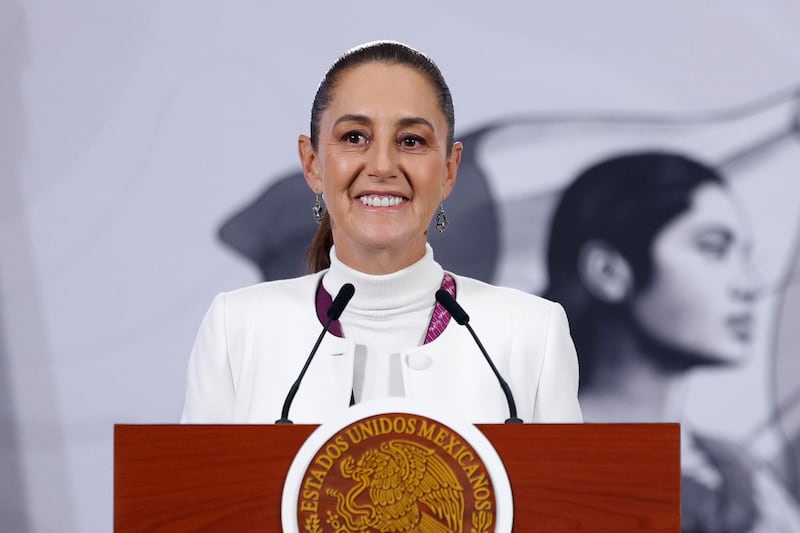 La presidenta de México dijo sentirse feliz por terminar el 2025 como una de las líderes mundiales con mayor aprobación a nivel internacional.