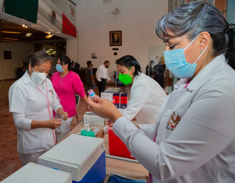 Vacunación contra COVID-19 en México