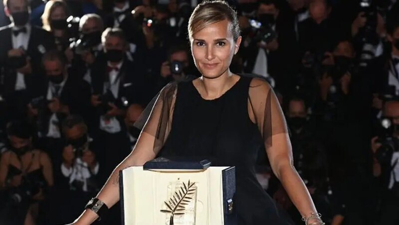 La actriz española Penélope Cruz gana el premio a la mejor actriz en el Festival de Cine de Cannes