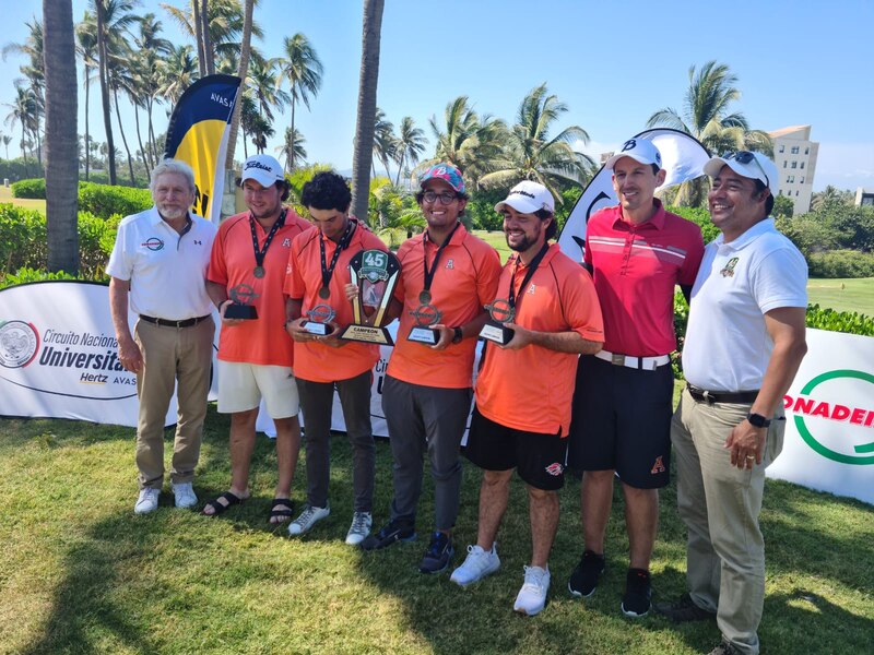 Premiación a los ganadores del torneo de golf de la ANUIES